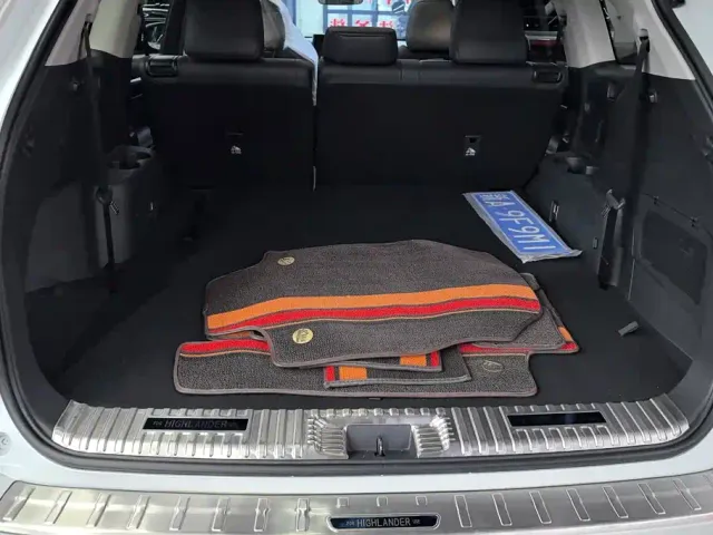 Toyota Highlander — Фото автомобиля 4