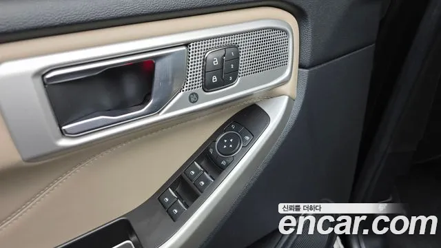 Ford Explorer — Фото автомобиля 15
