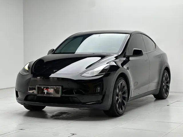 Фотография автомобиля — Tesla Model Y