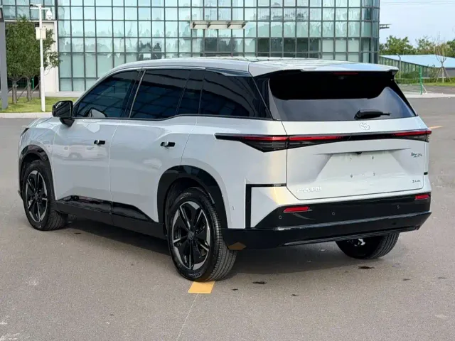 Toyota BoZhi 3X — Фото автомобиля 4