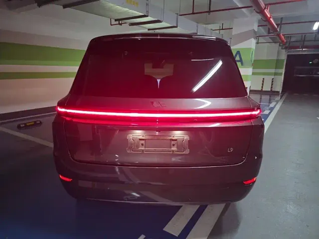 Li Auto L9 — Фото автомобиля 5