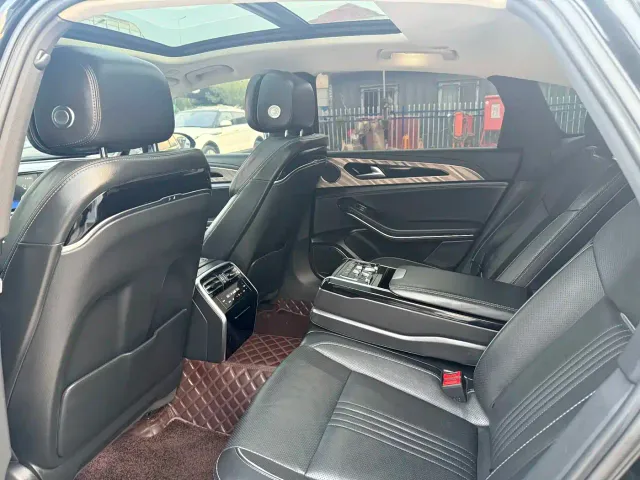 Hongqi H9 — Фото автомобиля 4