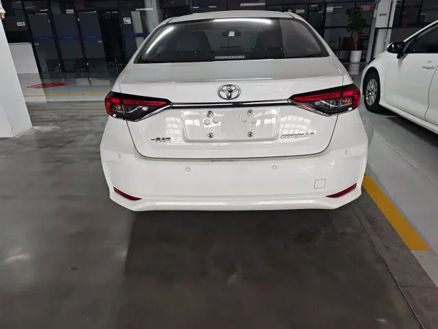 Toyota Corolla — Фото автомобиля 6