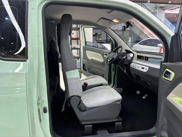 Wuling Hongguang Mini EV — Фото автомобиля 6