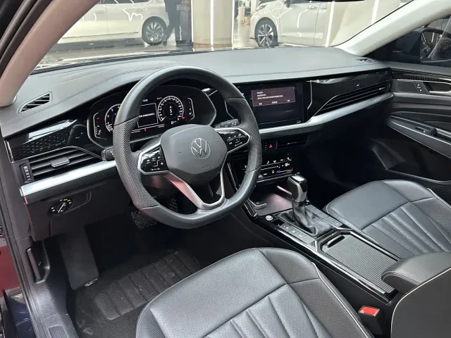 Volkswagen Passat — Фото автомобиля 12