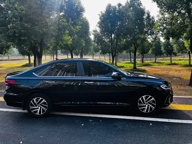 Volkswagen Lavida — Фото автомобиля 8