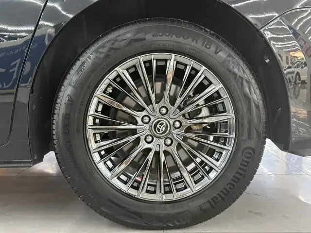 Toyota Sienna — Фото автомобиля 20