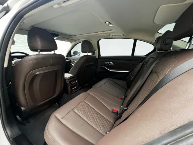 BMW 3 Series — Фото автомобиля 13
