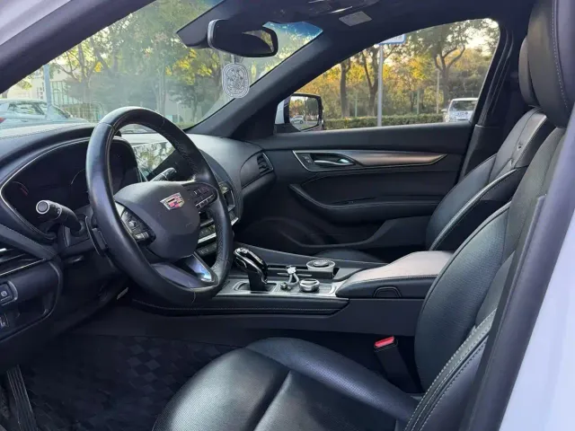 Cadillac CT5 — Фото автомобиля 4