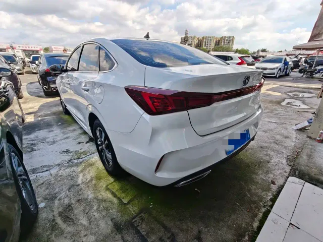 Changan Eado — Фото автомобиля 14