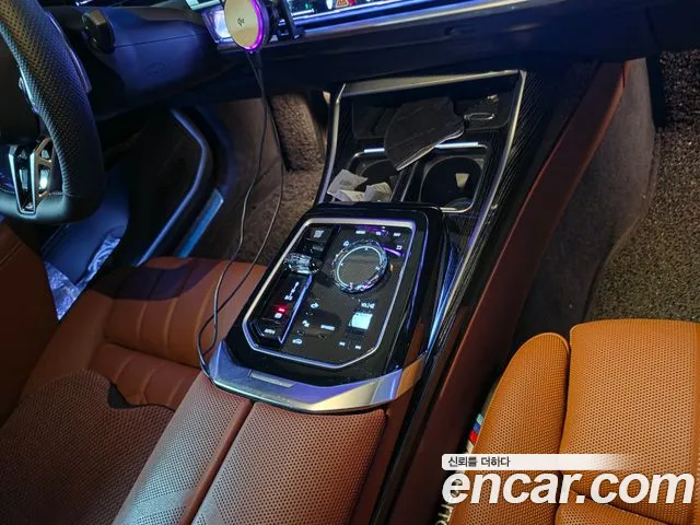 BMW 7 Series G70 — Фото автомобиля 6