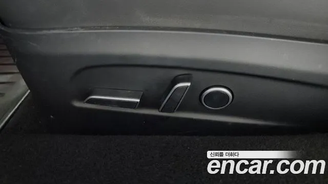 Tesla Model 3 — Фото автомобиля 26