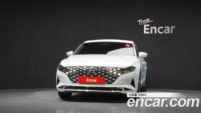 Hyundai Grandeur New — Фото автомобиля 3