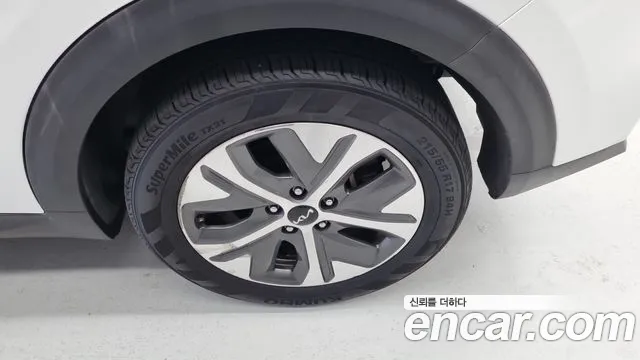 Kia Niro — Фото автомобиля 17