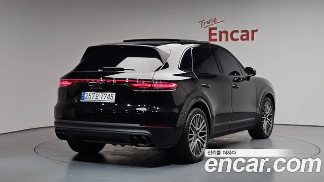 Porsche Cayenne — Фото автомобиля 2