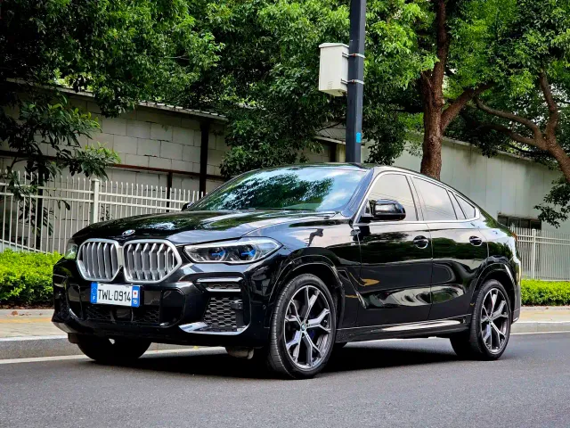 Фотография автомобиля — BMW X6