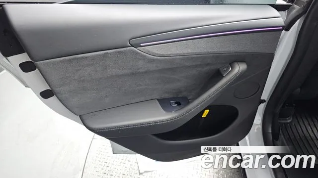 Tesla Model Y — Фото автомобиля 24