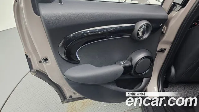 MINI Cooper — Фото автомобиля 14
