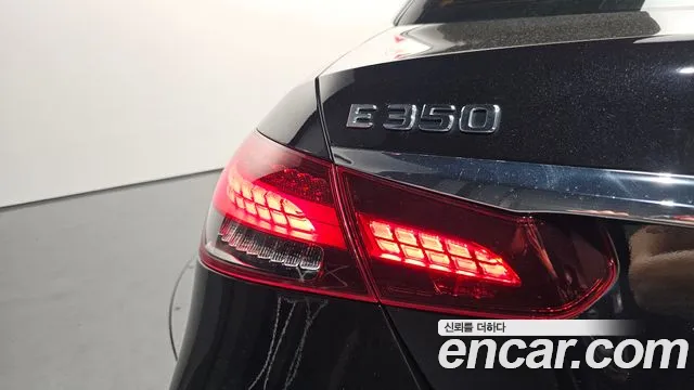 Mercedes-Benz E-Class E-класс W213 E350 4MATIC Exclusive — Фото автомобиля 22