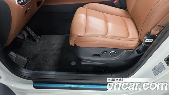 Genesis GV70 — Фото автомобиля 30
