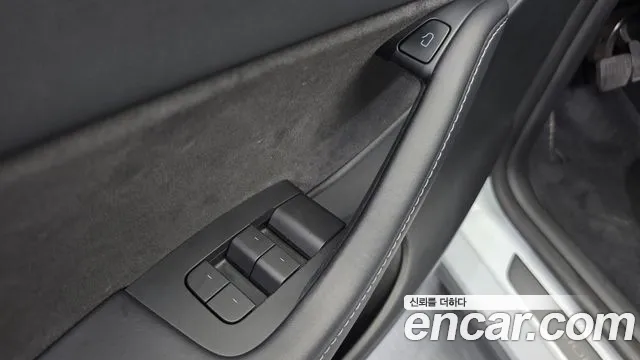Tesla Model Y — Фото автомобиля 14