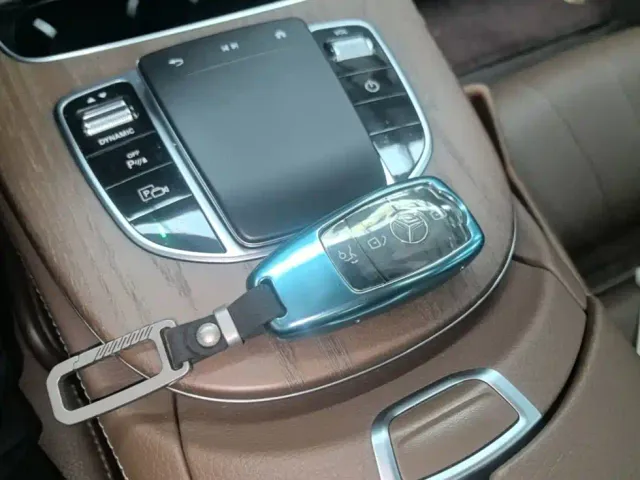 Mercedes-Benz E-Class — Фото автомобиля 8