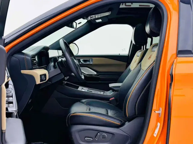 Ford Explorer — Фото автомобиля 10