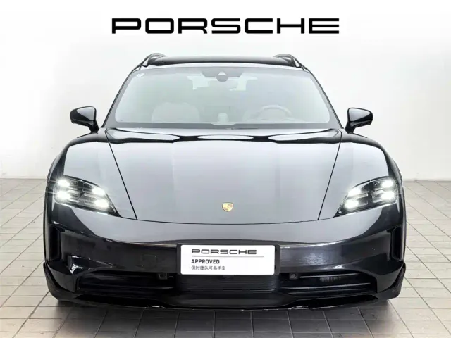 Porsche Taycan — Фото автомобиля 2