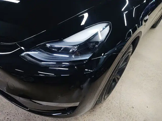 Tesla Model Y — Фото автомобиля 23