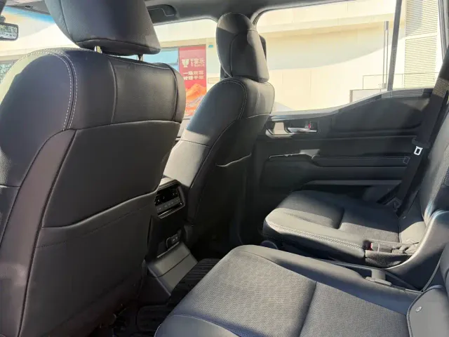 Toyota Prado — Фото автомобиля 11