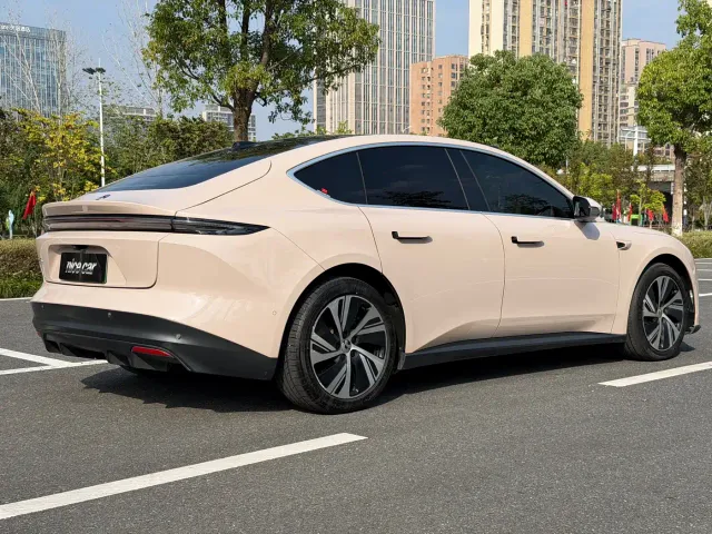 Nio ET5 — Фото автомобиля 4