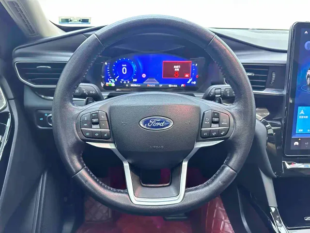 Ford Explorer — Фото автомобиля 14