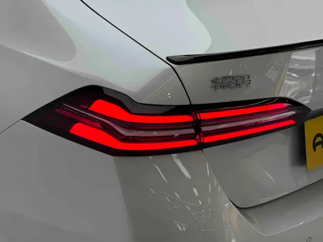 BMW 5 Series — Фото автомобиля 6