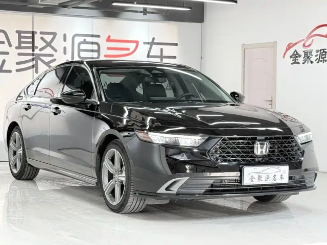 Honda Accord — Фото автомобиля 3