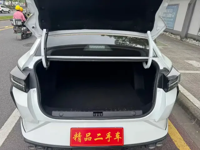 Dongfeng Yixuan — Фото автомобиля 15