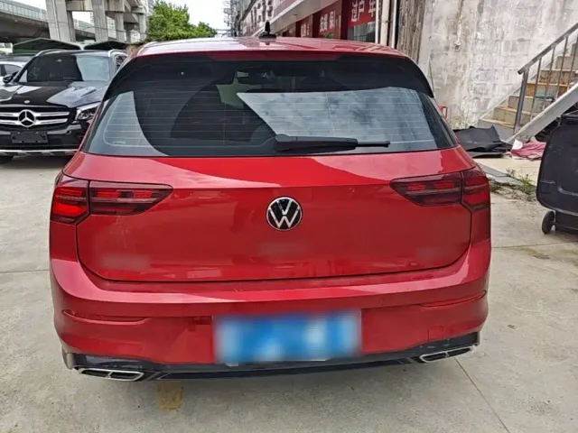 Volkswagen Golf — Фото автомобиля 5