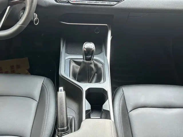 Geely Emgrand — Фото автомобиля 16
