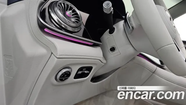 Mercedes-Benz EQS — Фото автомобиля 24