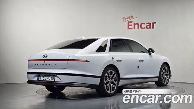 Hyundai Grandeur Grandeur (GN7) 2.5 Бензин 2WD — Фото автомобиля 2