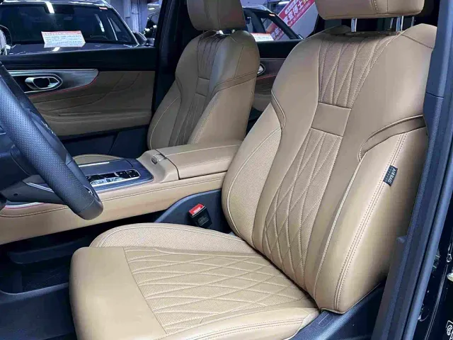 GAC Trumpchi GS8 — Фото автомобиля 25