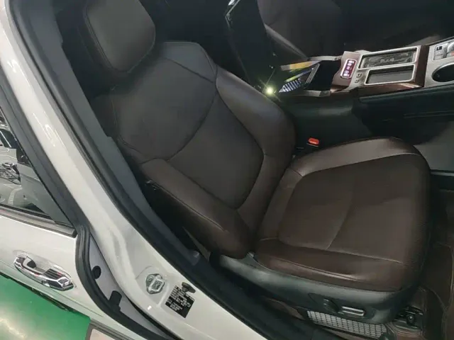 Toyota Granvia — Фото автомобиля 24