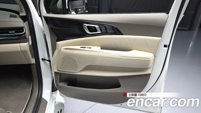 Kia Carnival Generation 4 — Фото автомобиля 14