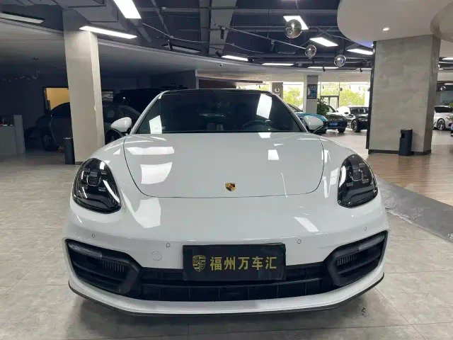Porsche Panamera — Фото автомобиля 3