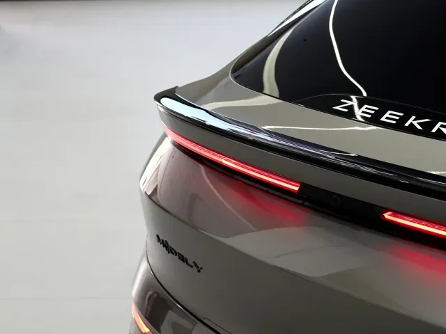 Zeekr 007 GT — Фото автомобиля 9