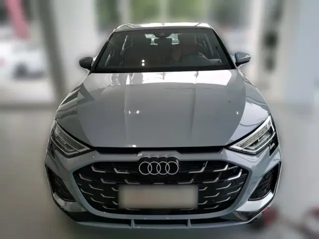Audi Audi A3 2025 A3L Limousine 35TFSI Flying Spur Premium + Luxury Selection Package — Фото автомобиля 4