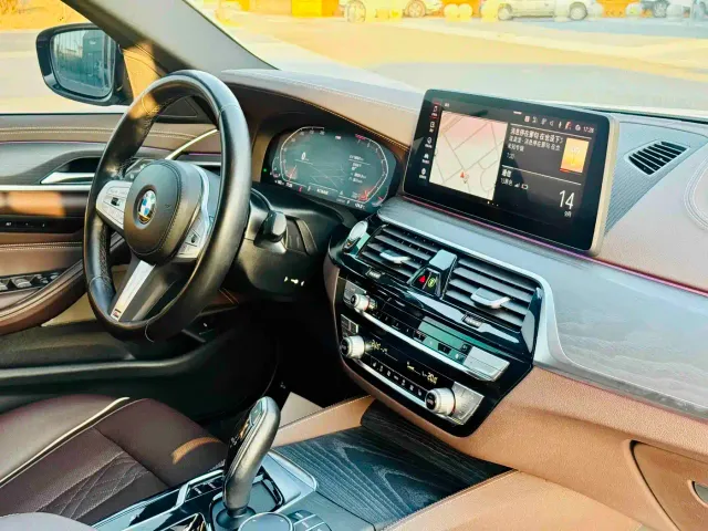 BMW 5 Series — Фото автомобиля 6