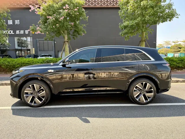 Li Auto L7 — Фото автомобиля 5