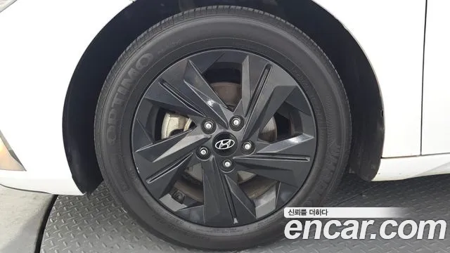 Hyundai AVANTE Modern — Фото автомобиля 5