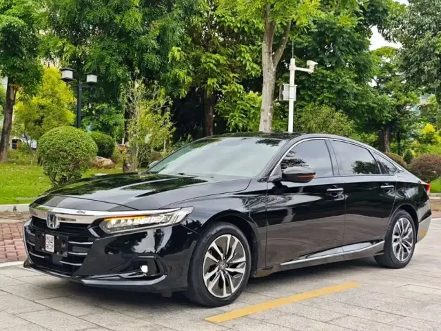 Honda Accord — Фото автомобиля 2