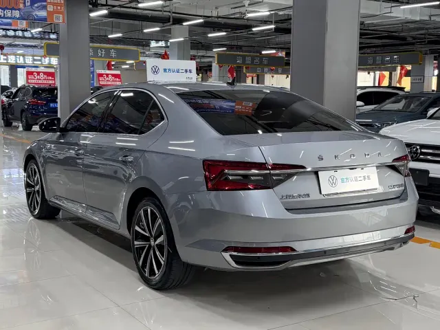 Skoda Superb — Фото автомобиля 7